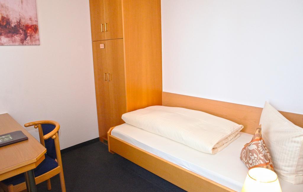 Hotel Am Ostpark Нойбіберг Номер фото
